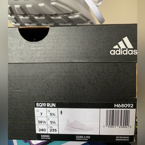 NWT adidas EQ19 Run | Size 7 - Picture 5 of 5